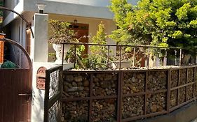 Apple Cherry Pine Green Homestay